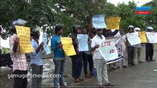 வடக்கு முஸ்லிம்கள் வெளியேற்றப்பட்டு இன்றுடன் 33 வருடம் -நஷ்ட ஈட்டை வழங்குமாறு கோரி புத்தளத்தில்  ஆர்ப்பாட்டம்! samugammedia 